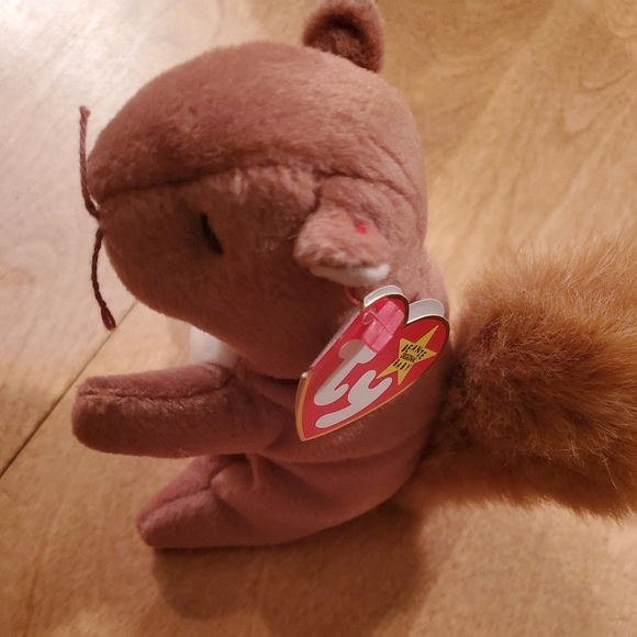 TY Beanie Baby - NUTS the Squirrel (5.5 inch) - Retired 1996 - Picture 2 of 7